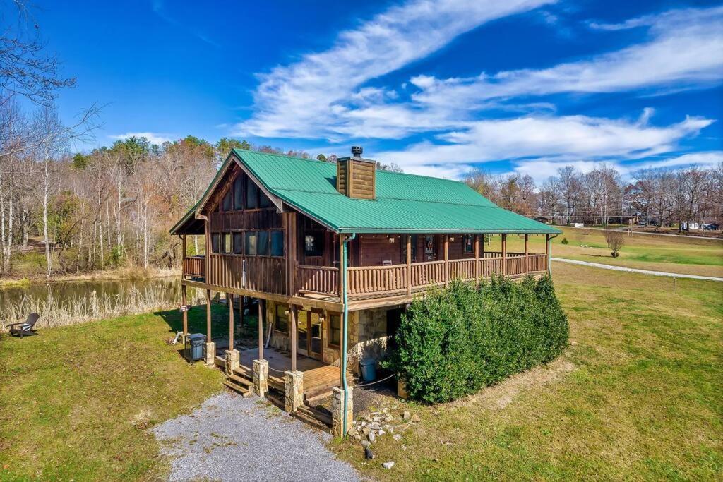 Spectacular Mtns Views With Private Hot Tub With Pool Table And Private Pond Sevierville Exterior foto