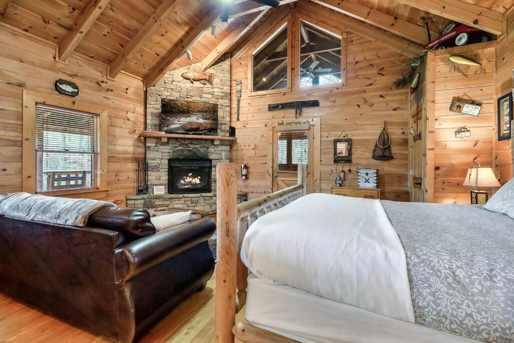 Spectacular Mtns Views With Private Hot Tub With Pool Table And Private Pond Sevierville Exterior foto