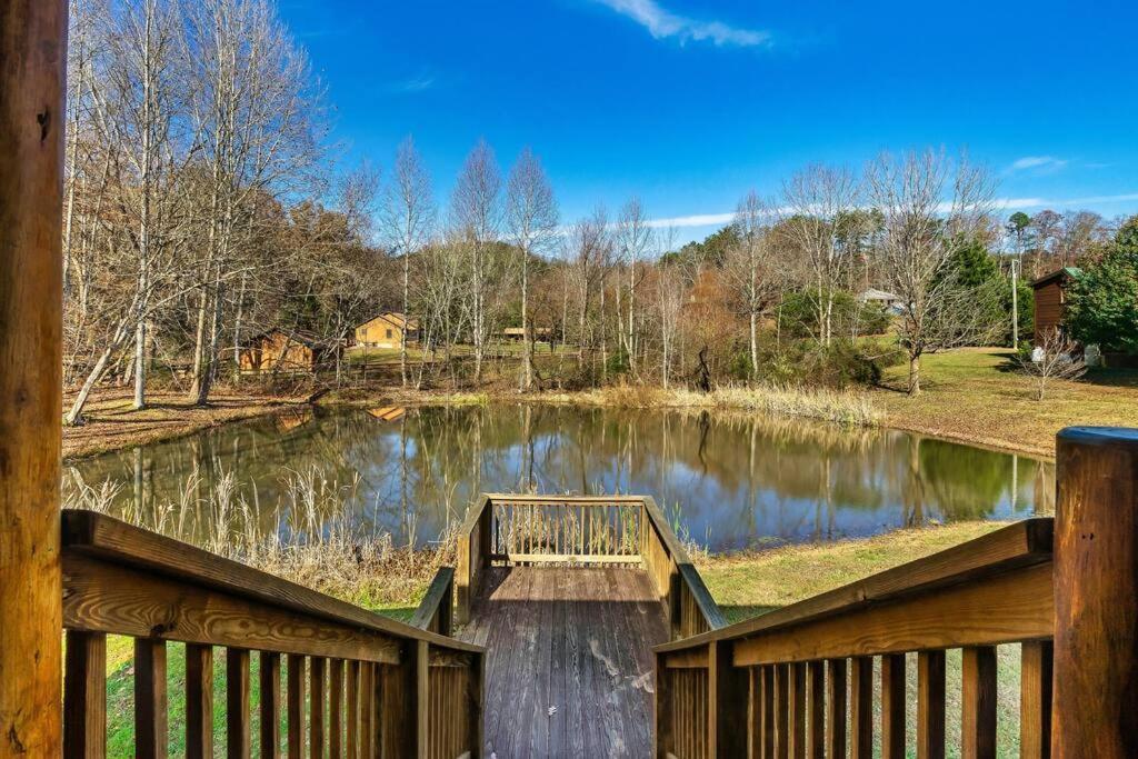 Spectacular Mtns Views With Private Hot Tub With Pool Table And Private Pond Sevierville Exterior foto