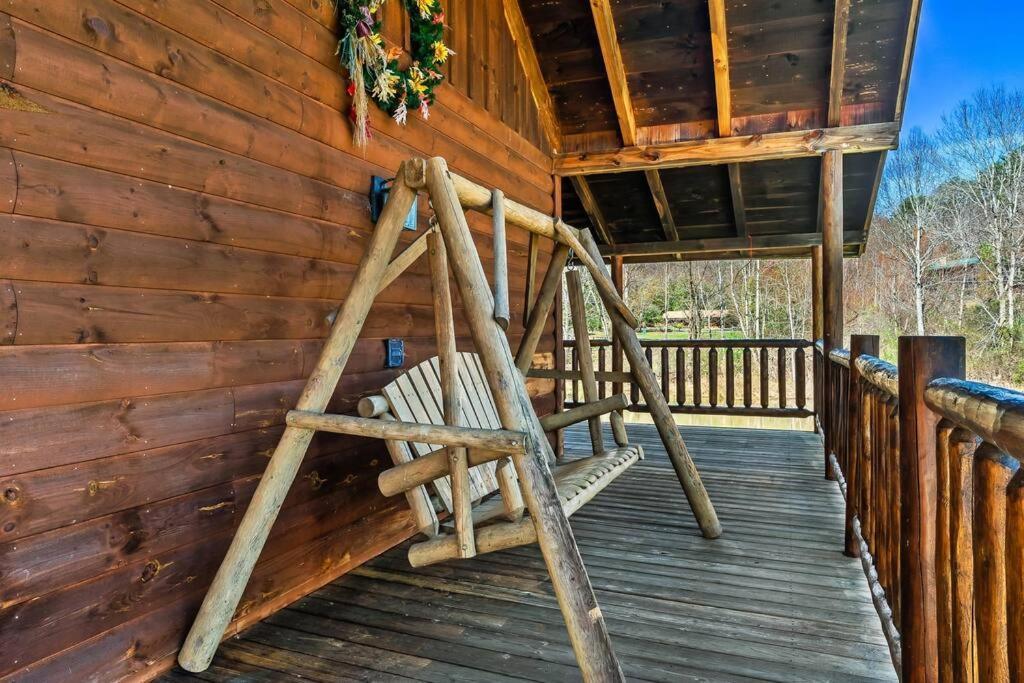 Spectacular Mtns Views With Private Hot Tub With Pool Table And Private Pond Sevierville Exterior foto