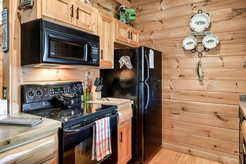 Spectacular Mtns Views With Private Hot Tub With Pool Table And Private Pond Sevierville Exterior foto