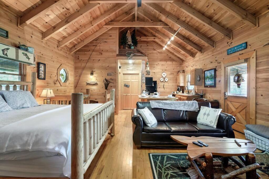 Spectacular Mtns Views With Private Hot Tub With Pool Table And Private Pond Sevierville Exterior foto