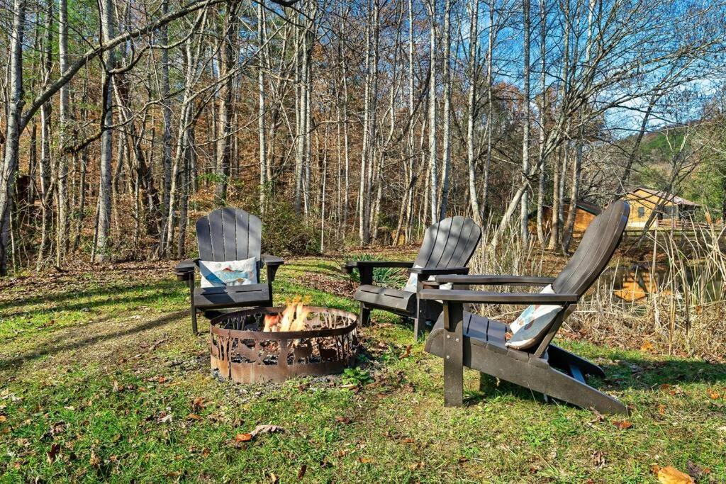 Spectacular Mtns Views With Private Hot Tub With Pool Table And Private Pond Sevierville Exterior foto