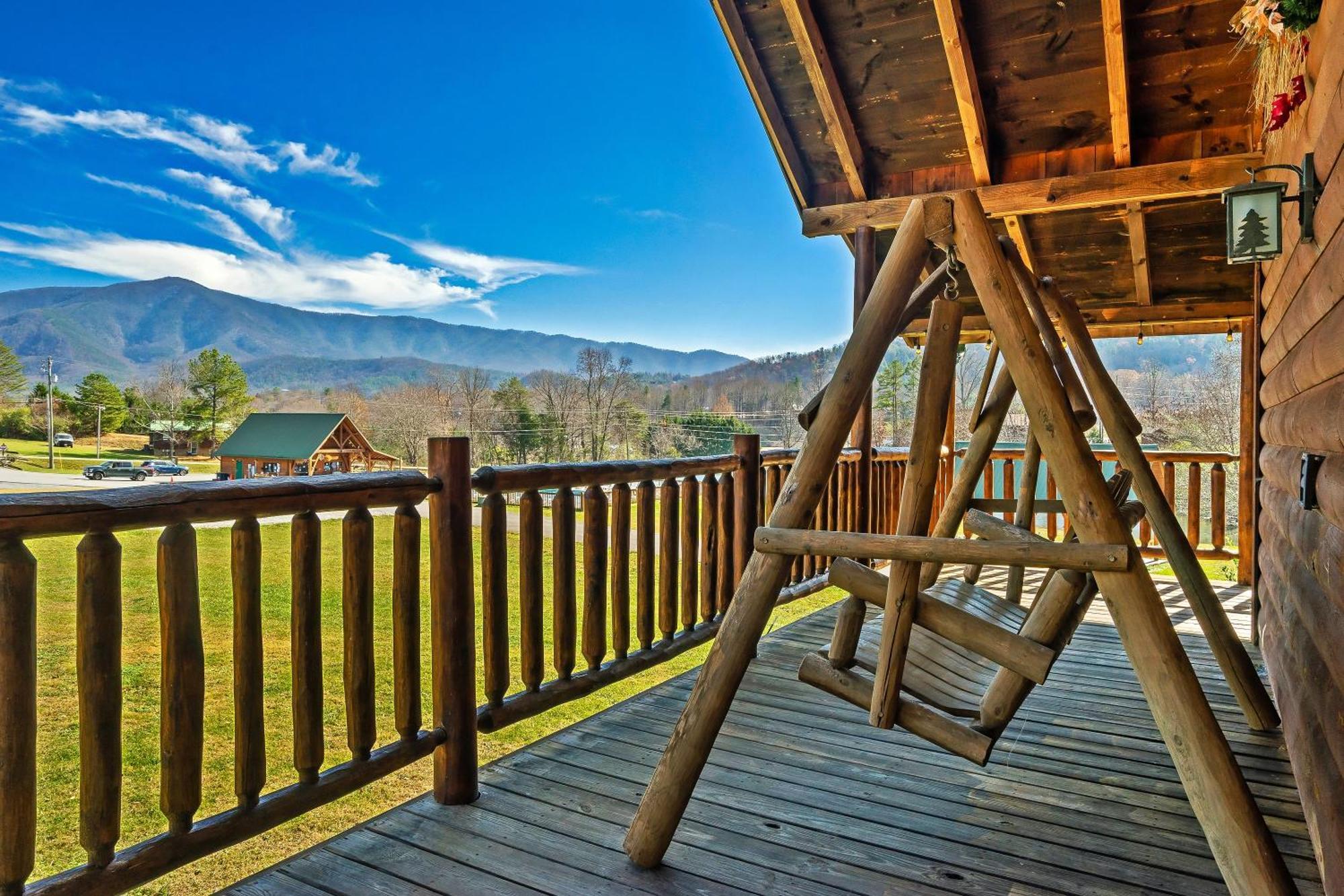 Spectacular Mtns Views With Private Hot Tub With Pool Table And Private Pond Sevierville Exterior foto