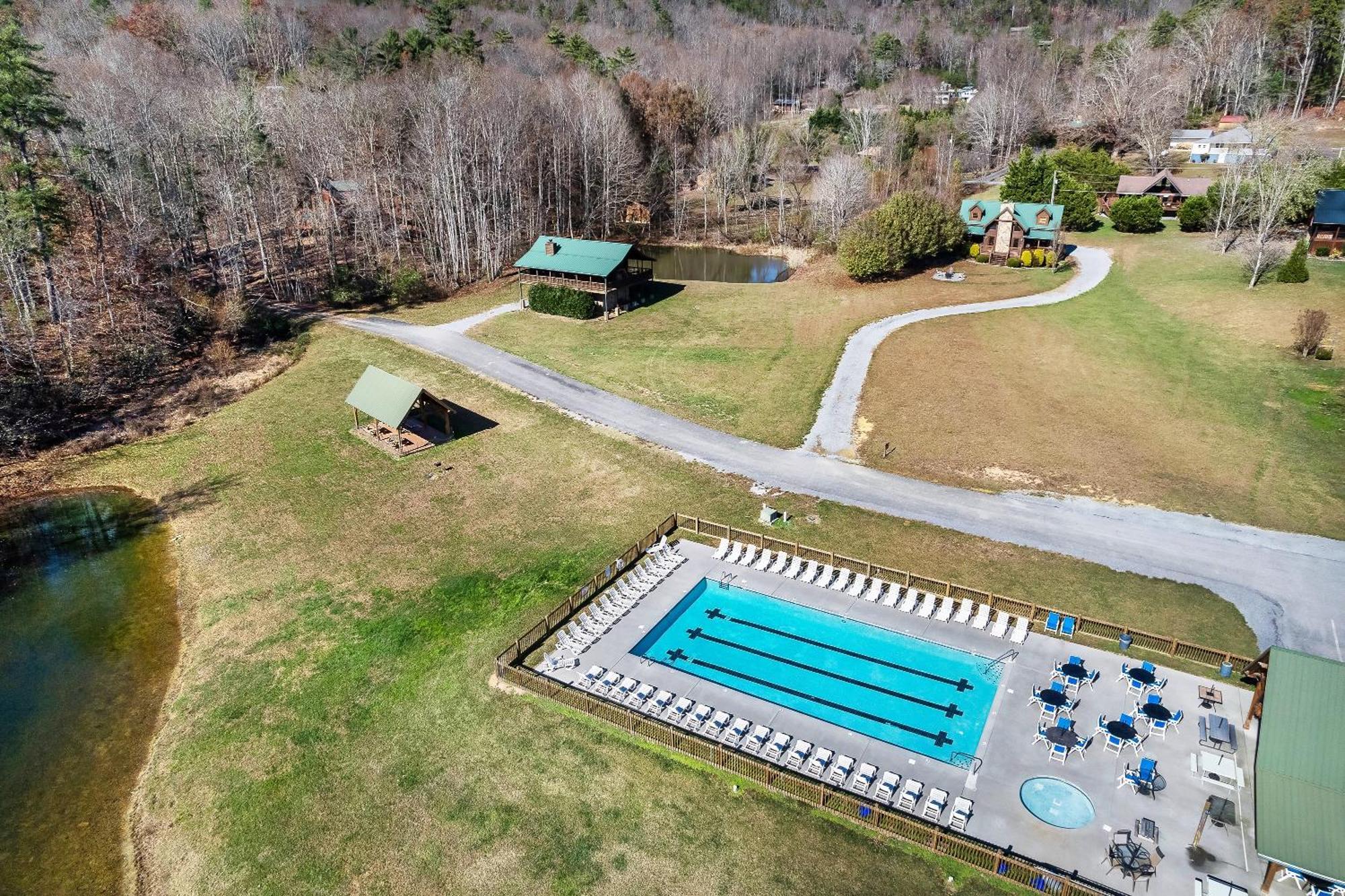Spectacular Mtns Views With Private Hot Tub With Pool Table And Private Pond Sevierville Exterior foto